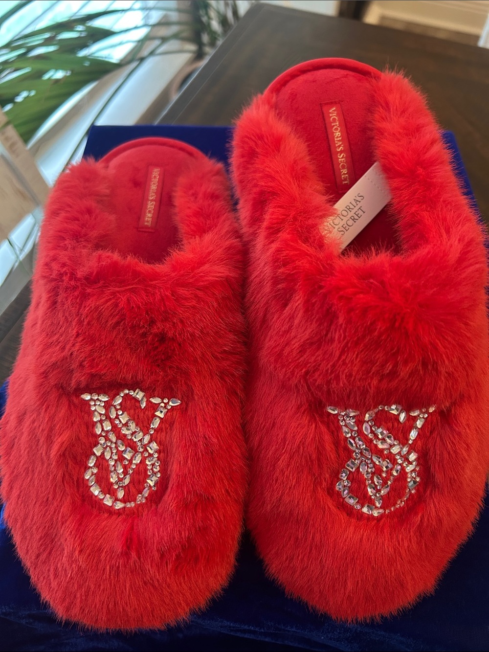 Victoria's Secret Red Faux Fur Crystal-Logo Slide Slippers❤️ - Picture 6 of 7
